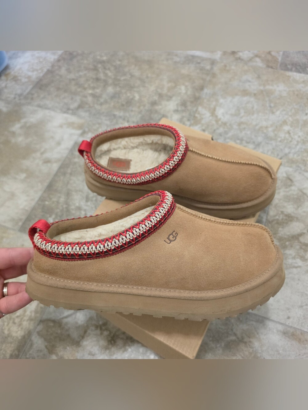 UGG Tazz Platform Slippers - 6Y